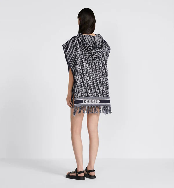 Ch 530 Printed poncho style hooded fleece cape shawl